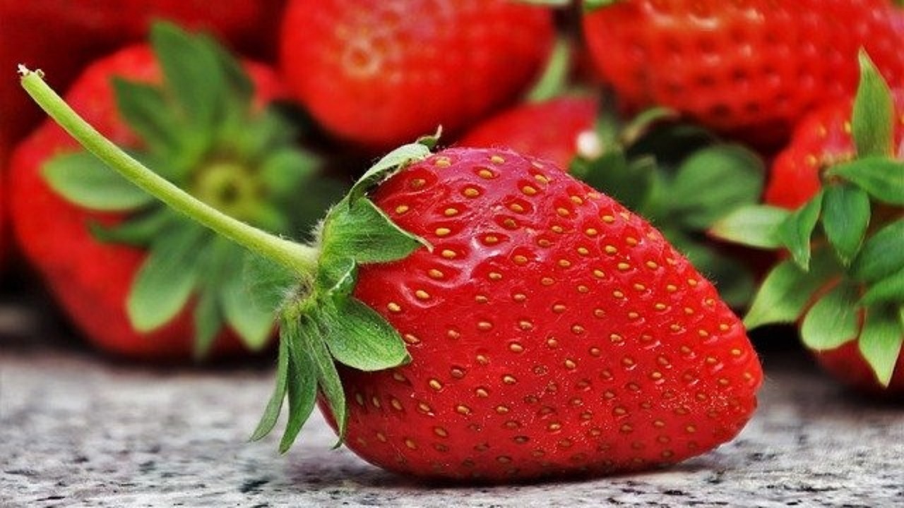 خواص بی نظیر توت فرنگی؛ از کاهش التهابات بدن تا جلوگیری از بروز سکته مغزی و حمله قلبی