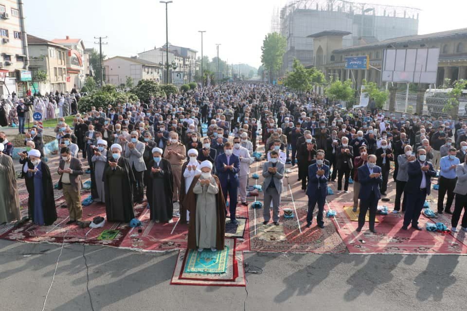 اقامه نماز عید سعید فطر در گیلان + عکس