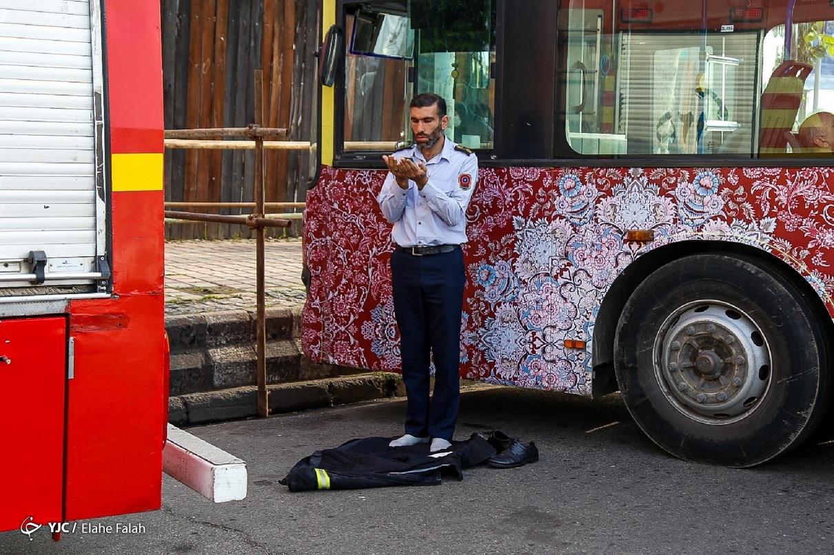 نماز عید فطر در سراسر کشور اقامه شد + فیلم و تصاویر
