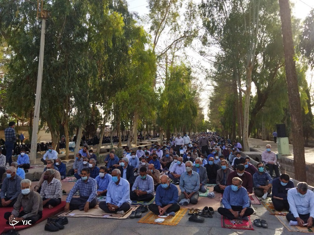 اقامه نماز عیدفطر در راور 