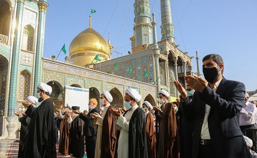 نماز عید فطر در حرم حضرت معصومه (س) اقامه شد
