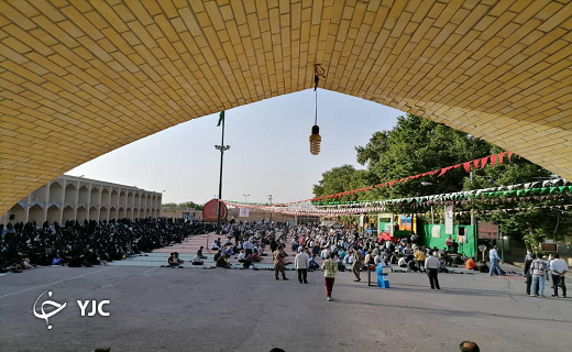 اقامه باشکوه نماز عید فطر در یزد