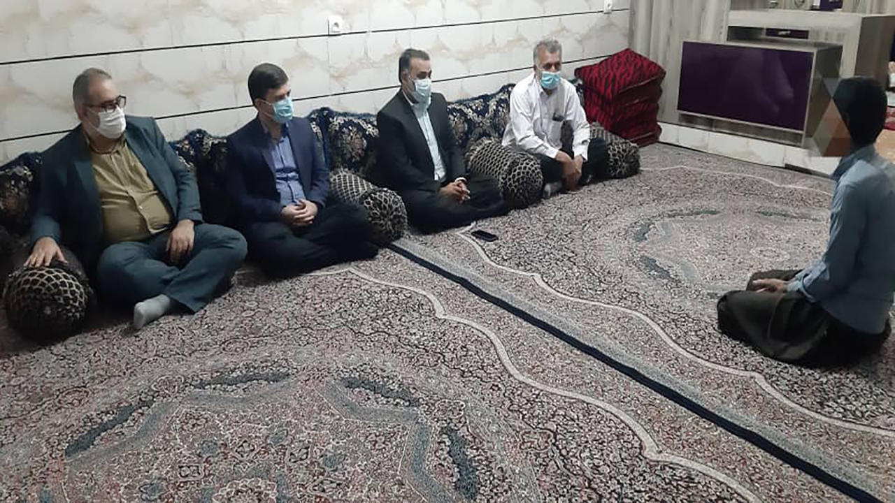 توزیع ۵۰ بسته کمک معیشتی بین خانواده زندانیان نیازمند منوجان