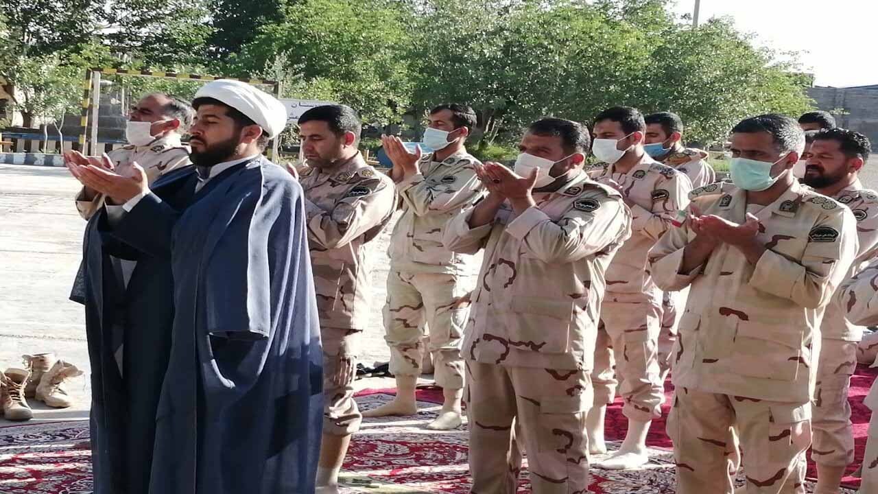 اقامه نماز بندگی در یگان‌‌های مرزی خراسان رضوی + تصاویر