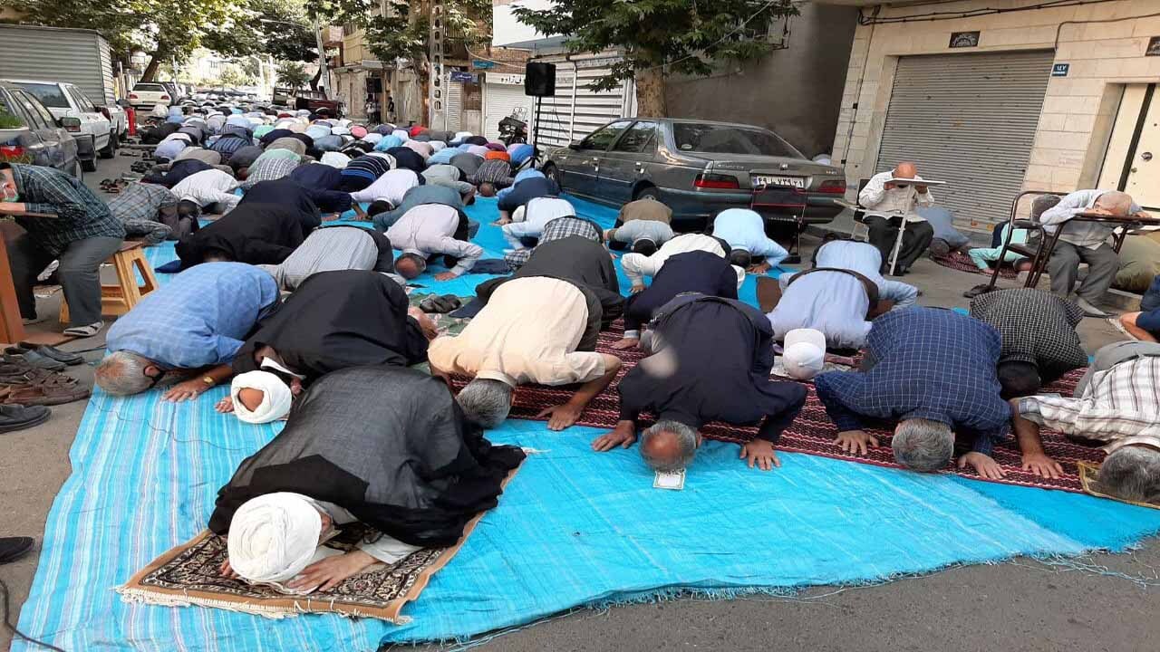 شکوه عید بندگی و نماز عید فطر در مسجد حضرت زینب(س) + تصاویر