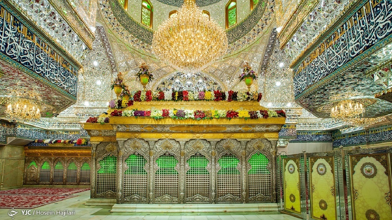 ملاک فطریه‌ ها قوت غالب است و من، ز دوری حرمت خون دل فقط خوردم