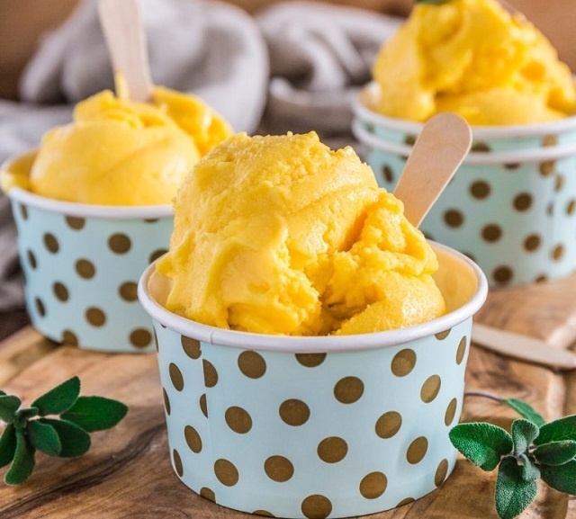 طرز تهیه بستنی خانگی با انبه و طالبی بدون ثعلب طرز تهیه بستنی خانگی با انبه و طالبی بدون ثعلب