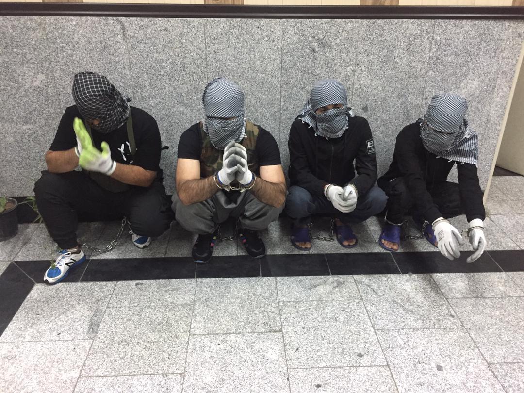 فیلم گفتگو و لحظه حمله خطرناک&zwnj;ترین دزدان مسلح طلافروشی با پوشش داعشی