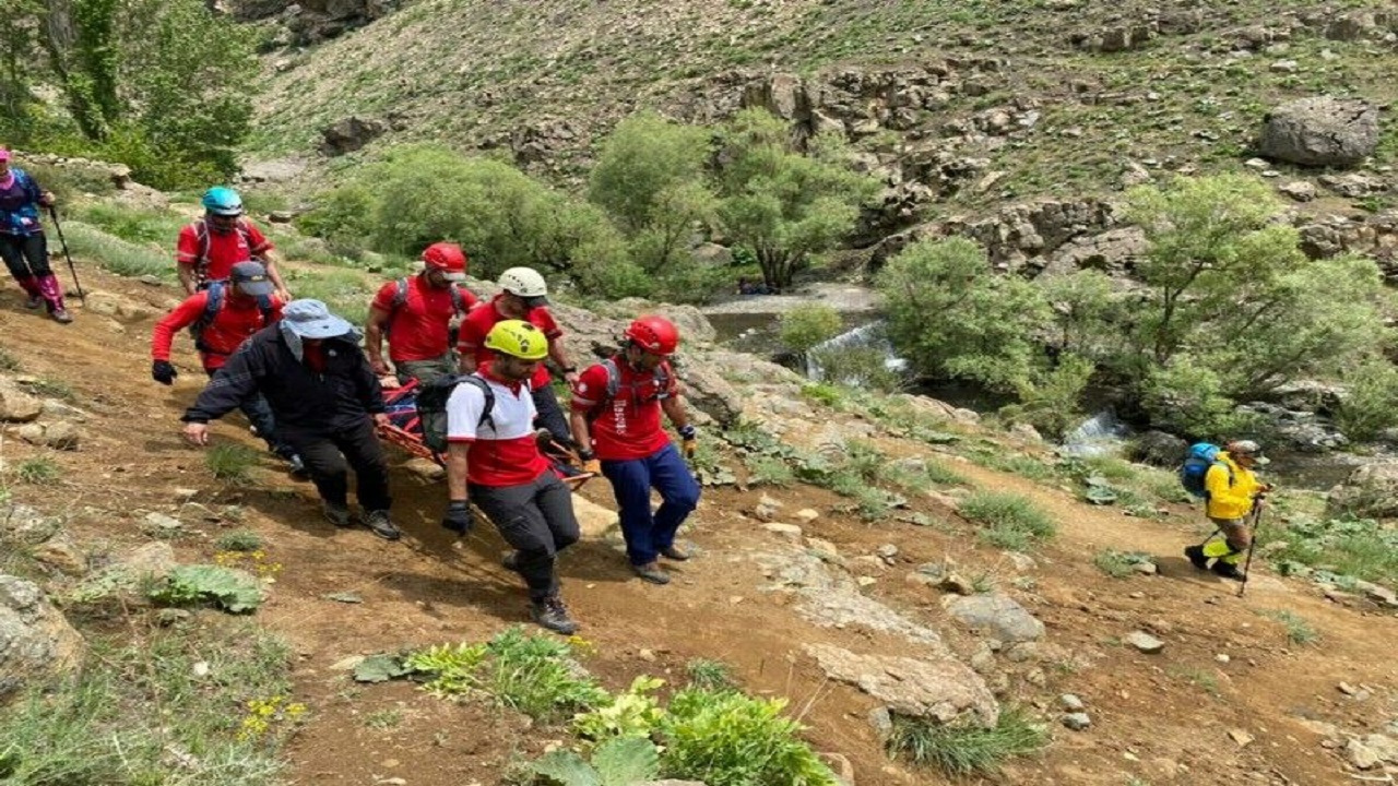 نجات سه کوهنورد در منطقه کوهستانی منزل آب زاهدان