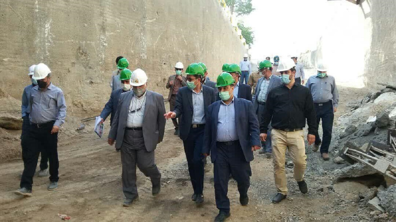 بازدید فرمانده قرارگاه خاتم‌الانبیا از پروژه متروی قم