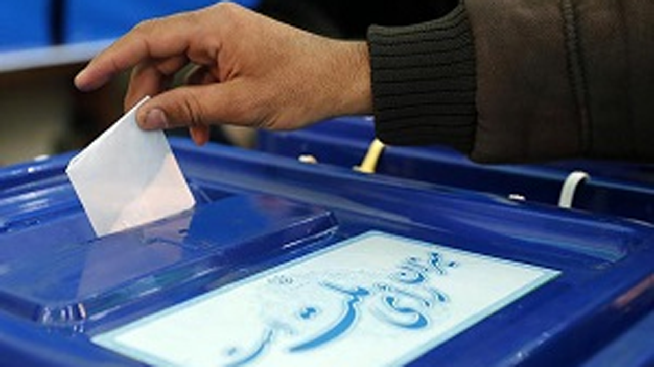 رعایت کامل دستورالعمل‌های بهداشتی در شعب اخذ رای + فیلم