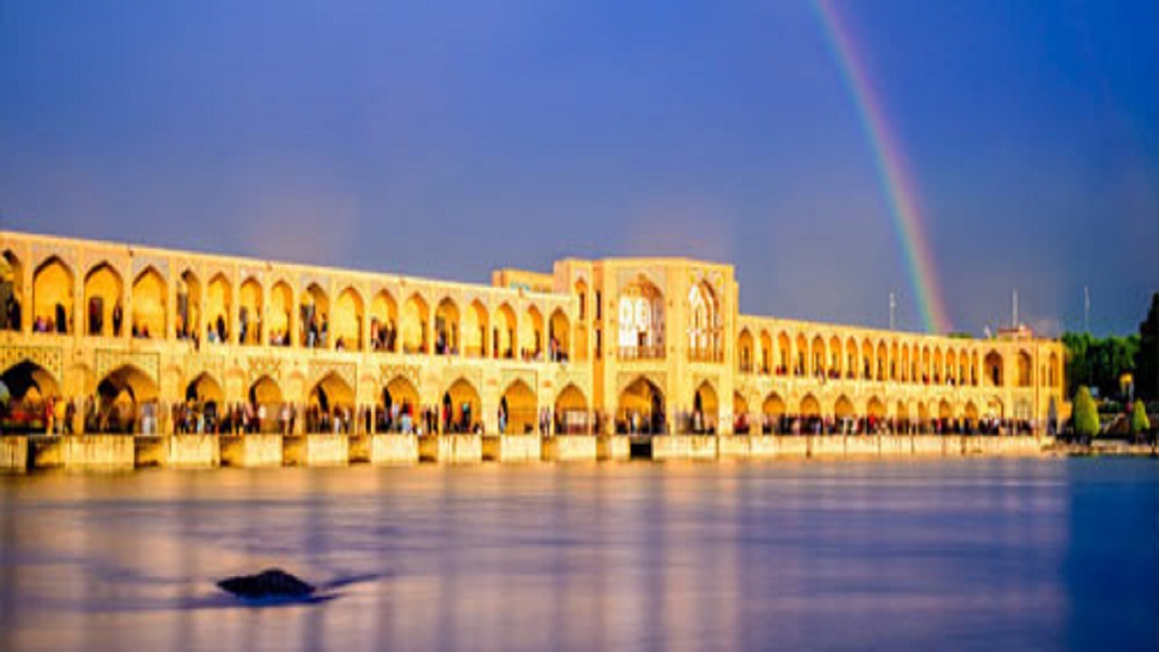 رویت رنگین‌کمان در آسمان اصفهان + فیلم