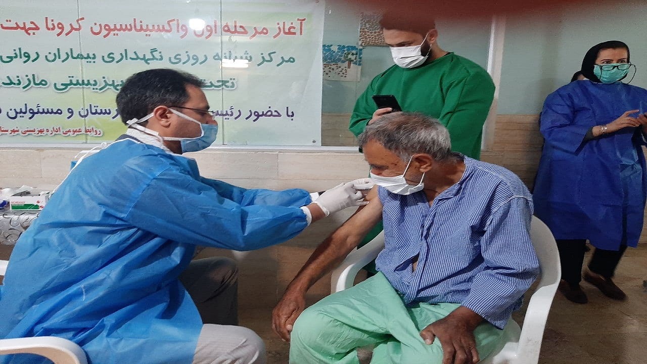 حدود ۵۰ درصد از سالمندان بالای ۸۰ سال ملایر واکسینه شدند