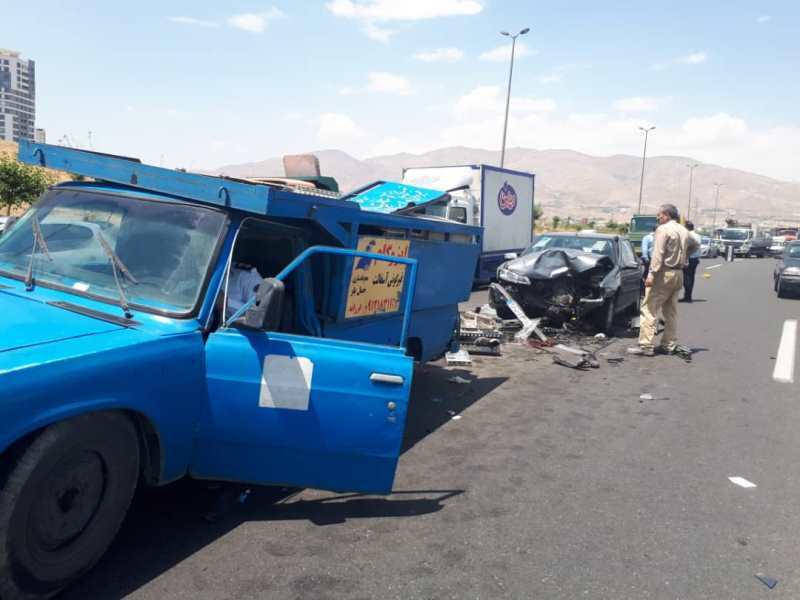 برخورد شدید پژو با نیسان خراب شده