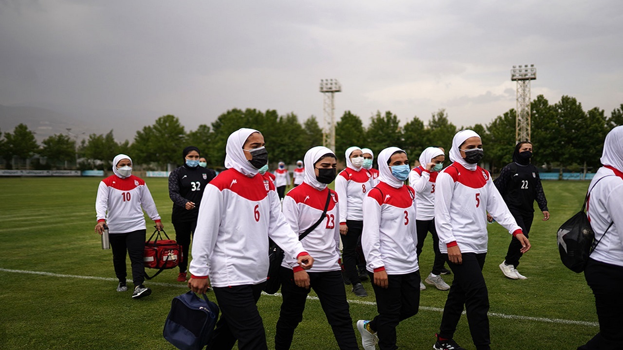 بازیکنان و اعضای کادرفنی تیم ملی فوتبال بانوان واکسن کرونا دریافت می‌کنند