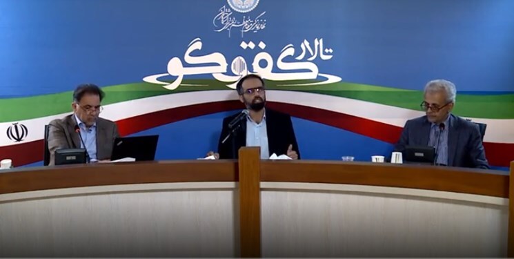 آخوندی: دولت صلاحیت لازم برای اداره کشور را ندارد/ دانش جعفری: اگر دولت کسری دارد دلیلی ندارد هزینه‌های خودش را اضافه کند