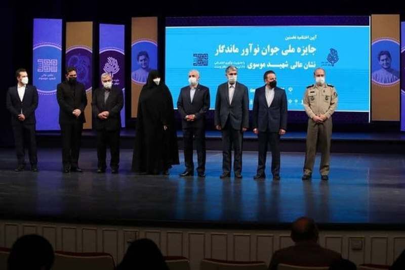 اتکا به نیروهای جوان کلید حل مشکلات کشور است