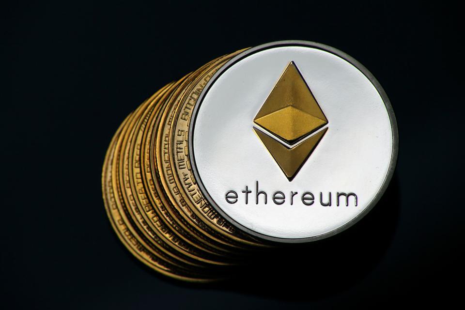تفاوت بیت کوین و اتریوم در چیست؟ / حباب در بازار رمزارزها / بیت کوین در سرازیری و اتریوم در سربالایی کاهش و افزایش قیمت