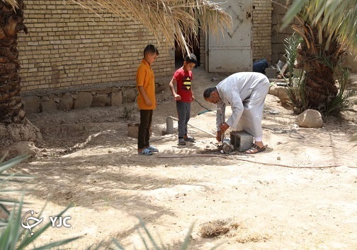 بی آبی در لب کارون