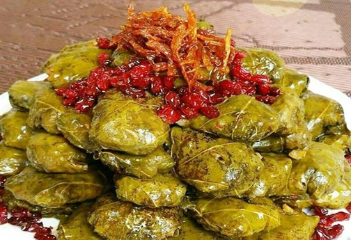 دلمه برگ مو غذای محبوب این روزهای مردم خراسان شمالی