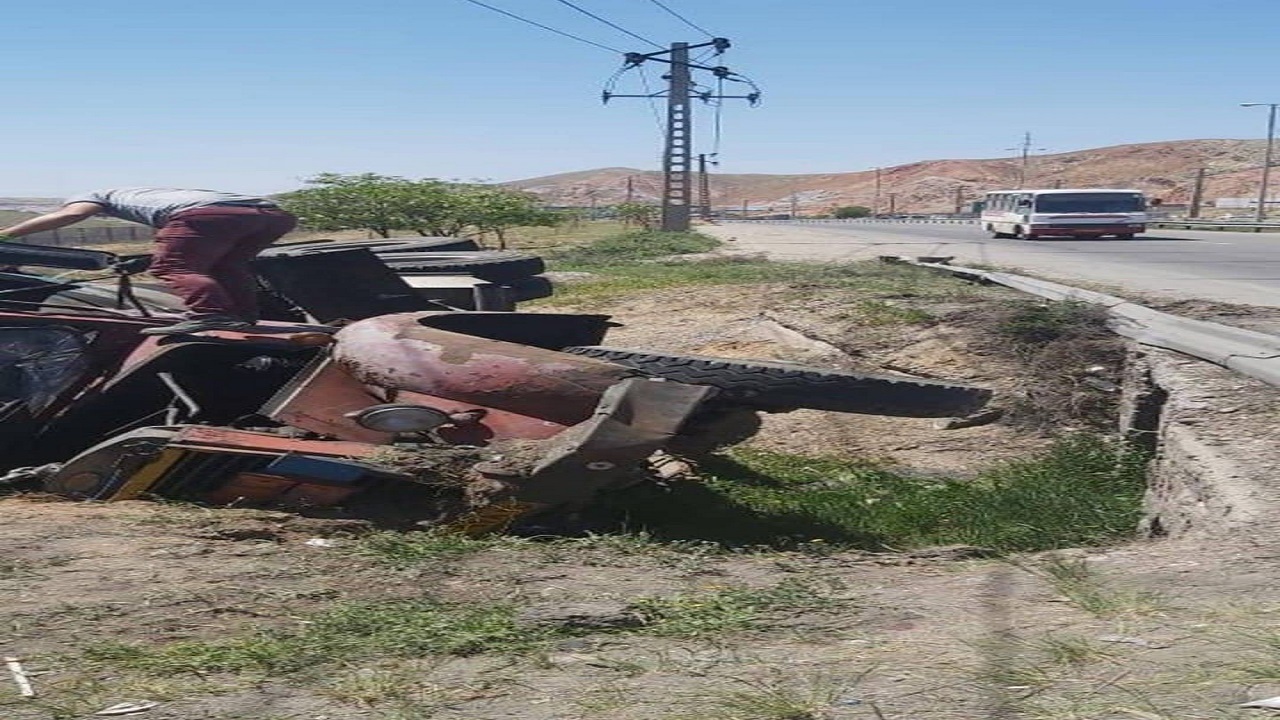 واژگونی تانکر در جاده تبریز به میانه + تصاویر