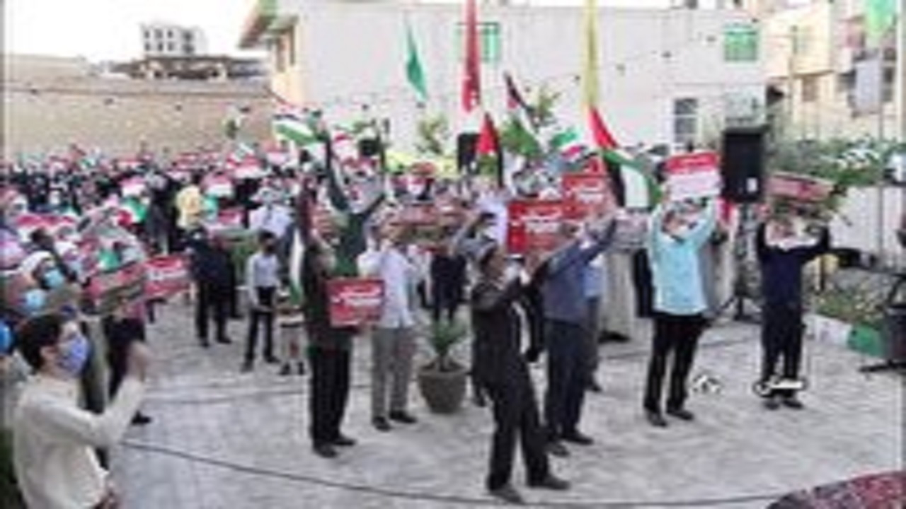 مشت های گره کرده سمنانی ها در حمایت از فلسطین