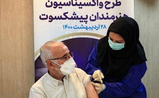 خوشحالی پیشکسوتان هنر از واکسینه شدن/ بنفشه خواه: دوست داشتم نوبتم را به علی انصاریان می&zwnj;دادم