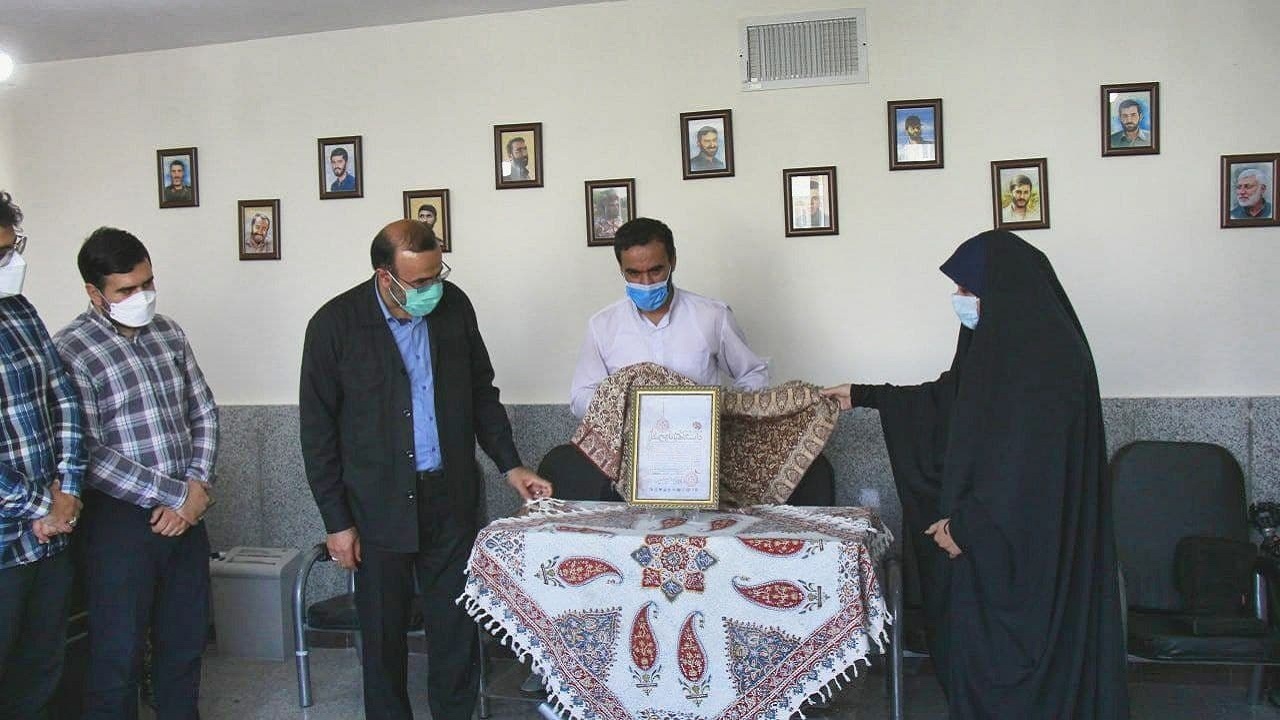 رونمایی از پوستر جشنواره فرهنگی و هنری دانشگاهیان تاریخ‌ساز