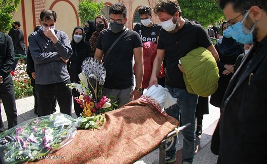 اشکان منصوری به زادگاهش بازگشت