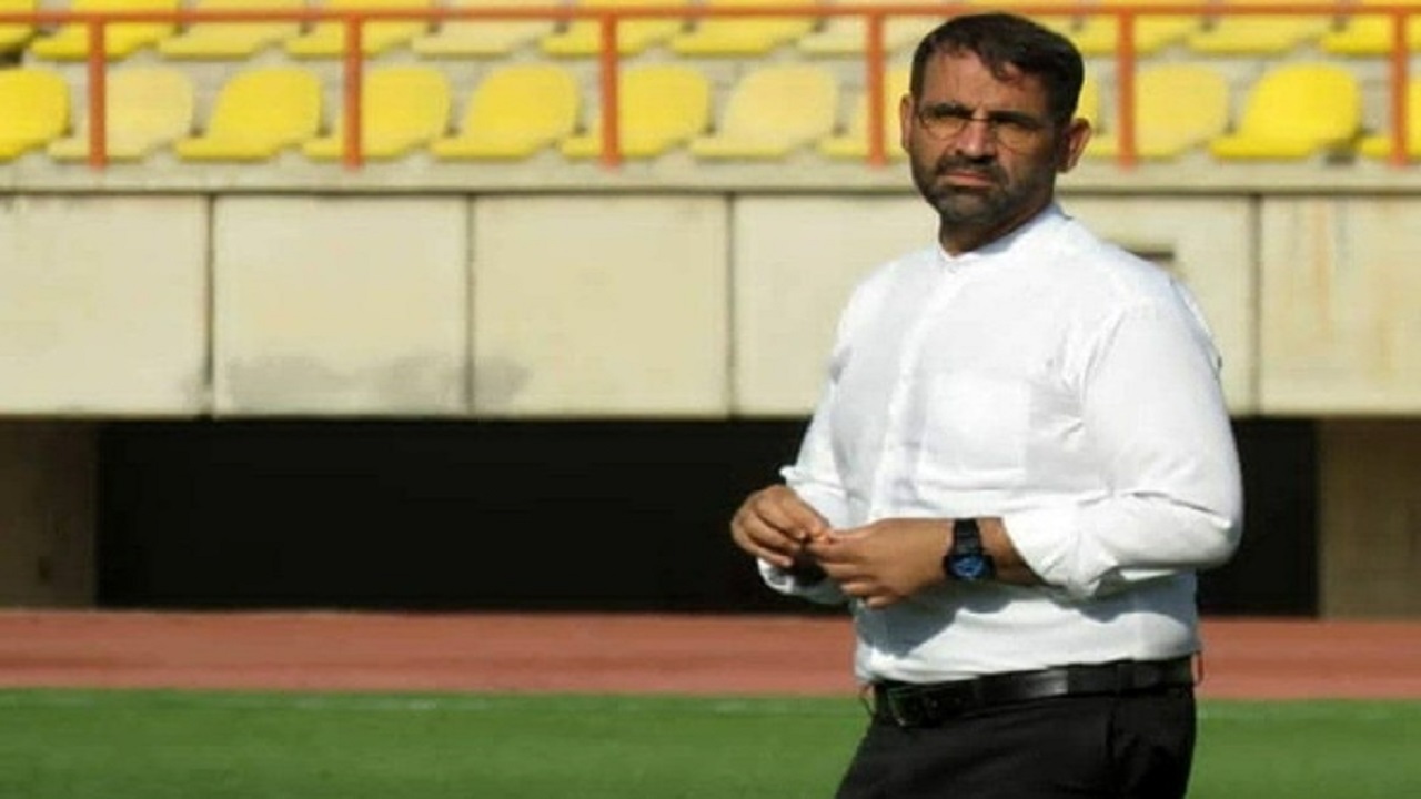 هرمزی: فولاد با این سبک بازی جایگاه مناسبی را در لیگ برتر به دست نمی‌آورد