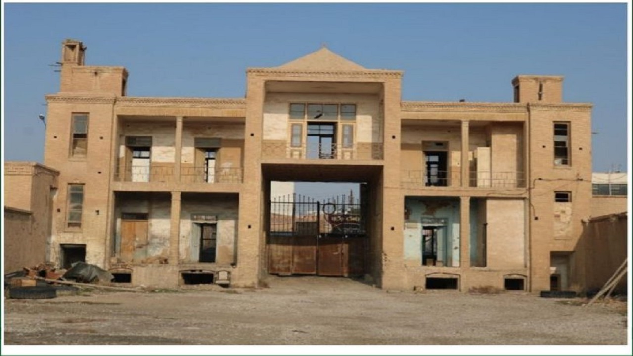 گاراژ تاریخی کلانتر سمنان در اختیار هنرمندان صنایع دستی قرار می‌گیرد