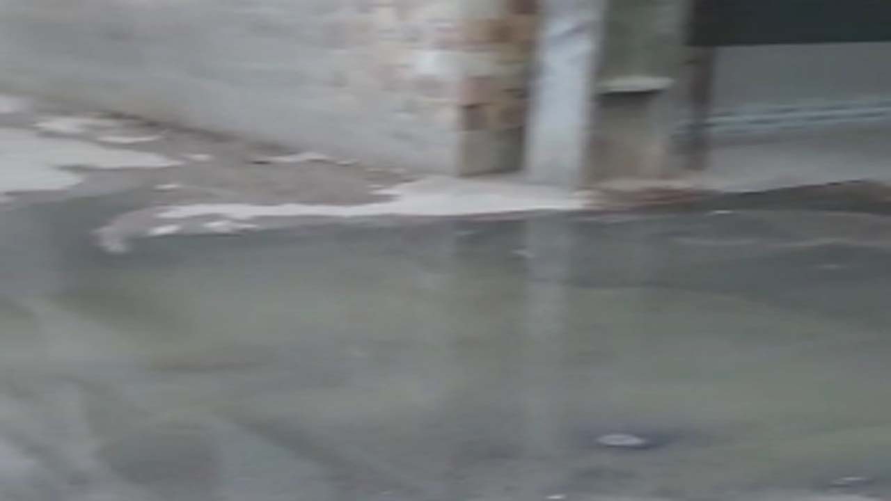 خودنمایی فاضلاب در معابر آبادان + فیلم