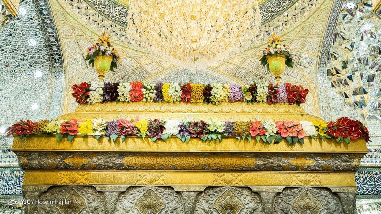 از لطف اوست هر که به جایی رسیده است / خیلی حسین (ع) زحمت ما را کشیده است