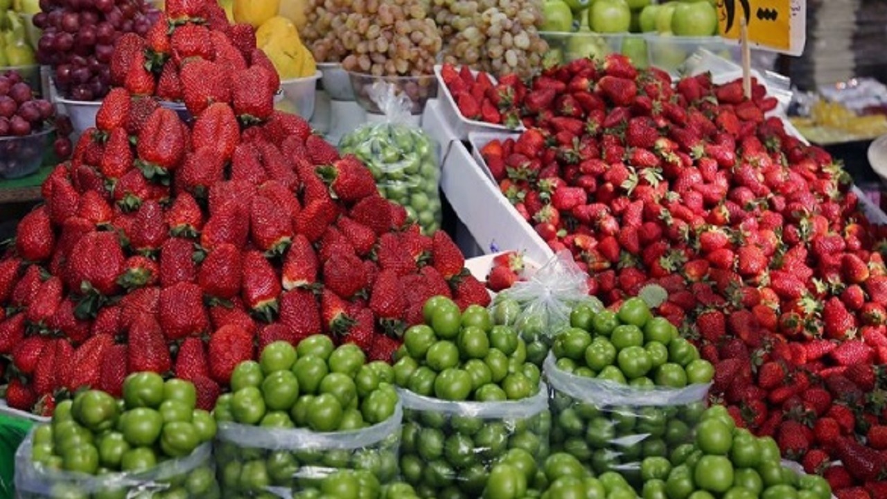 موج همدلی در پردیسان / میوه های محبوب بهاری بین نیازمندان توزیع شد