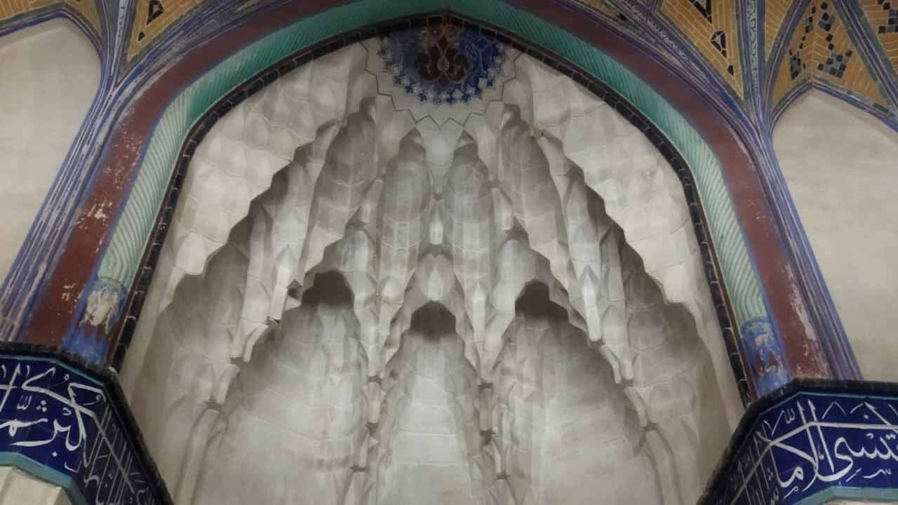 معماری جذاب شبستان مسجد گذر باباولی در کاشان + تصاویر