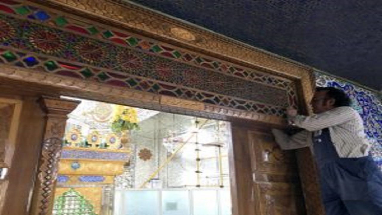 مرمت تزیینات چوبی امامزاده «سلطان سیدمحمد» قزوین