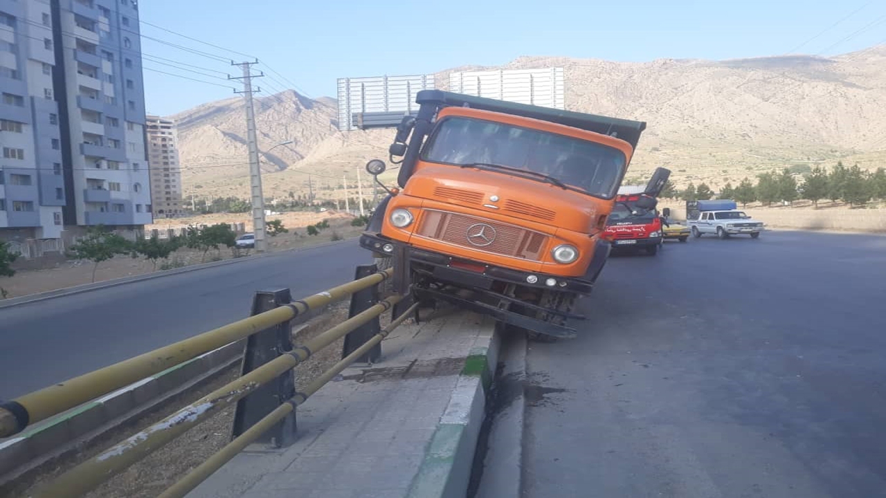 تصادف کامیون در شیراز