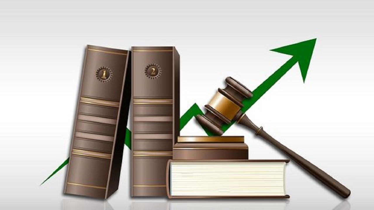 ابزارهای لازم برای بهبود وضعیت بازار سرمایه/ قوانین کهنه بورس، عامل افت شاخص‌ نیست