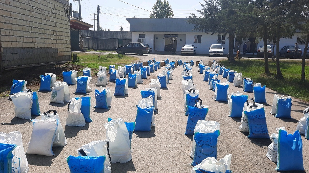 توزیع بسته های معیشتی در ماسال