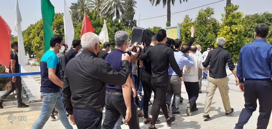 پیکر اشکان منصوری در آرامستان فردوس جهرم آرام گرفت پیکر اشکان منصوری در آرامستان فردوس جهرم آرام گرفت