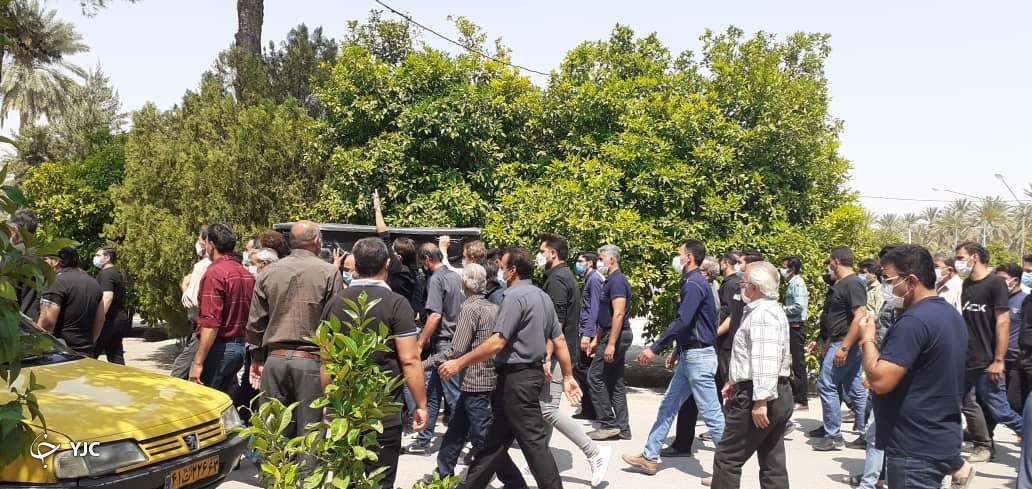 پیکر اشکان منصوری در آرامستان فردوس جهرم آرام گرفت پیکر اشکان منصوری در آرامستان فردوس جهرم آرام گرفت