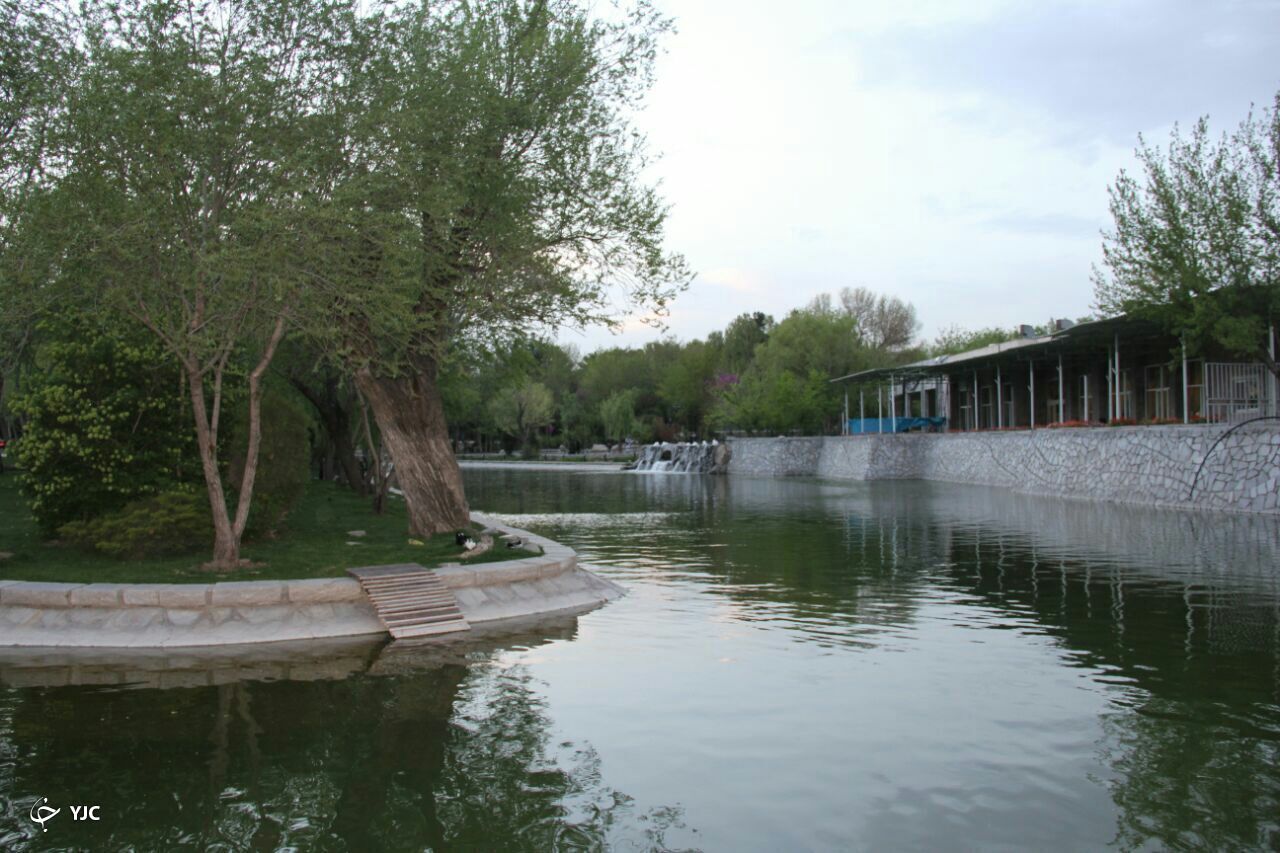 جلوه های دل انگیز بهاری در پارک ملت مشهد+ تصاویر