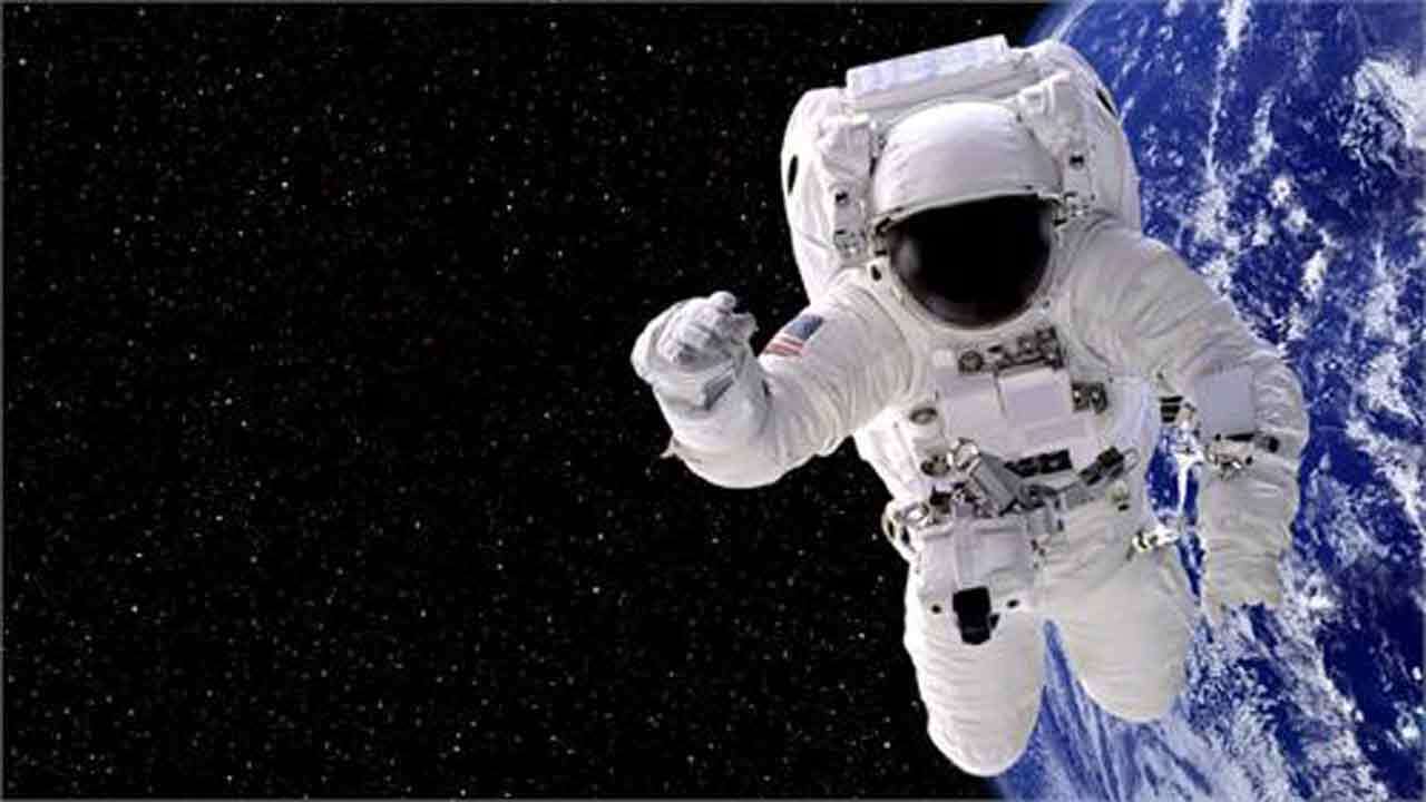 به ازای هر نیم متر پرش روی زمین، چقدر می‌توانیم در سیاره‌های دیگر بپریم؟ + فیلم