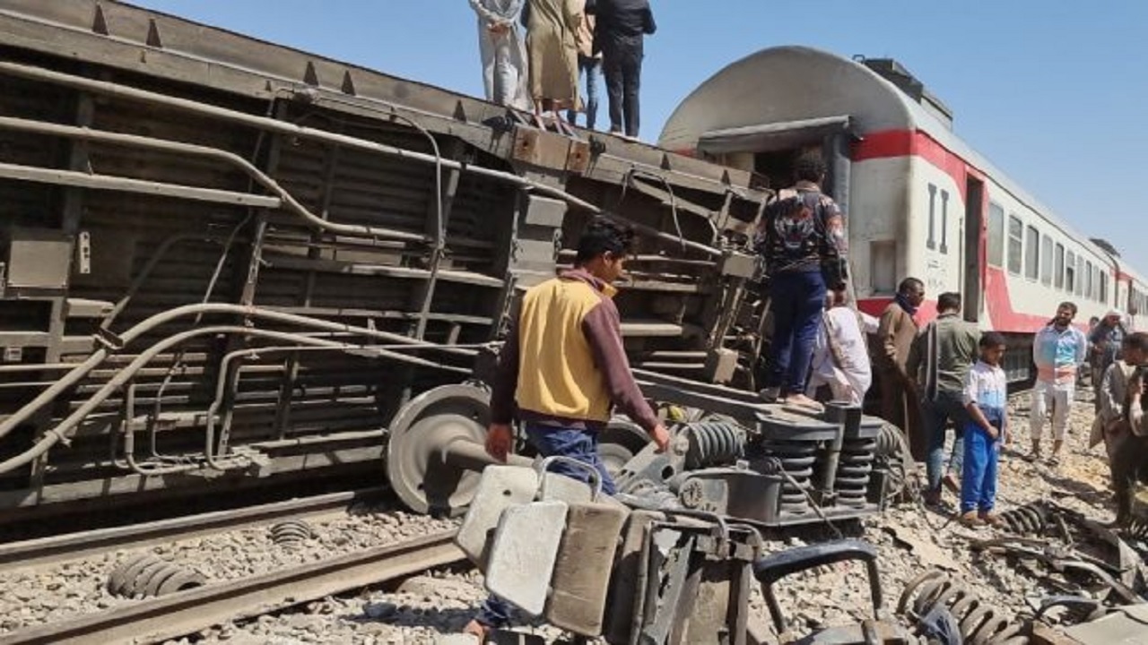 برخورد یک قطار مسافربری با کامیون در مصر