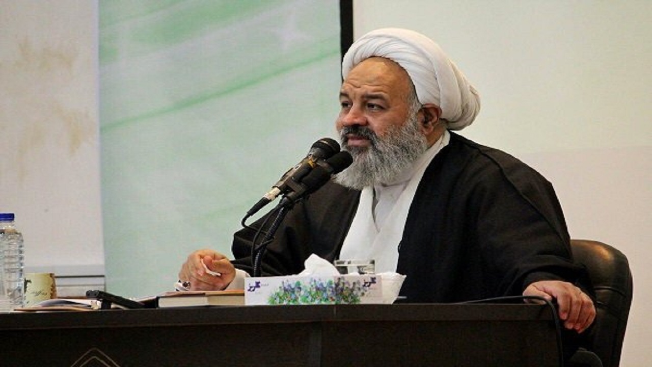 ۳ عنصر اصلی در انفاق مومنانه/ تحول معرفتی در انسان از اثرات بخشش و انفاق است