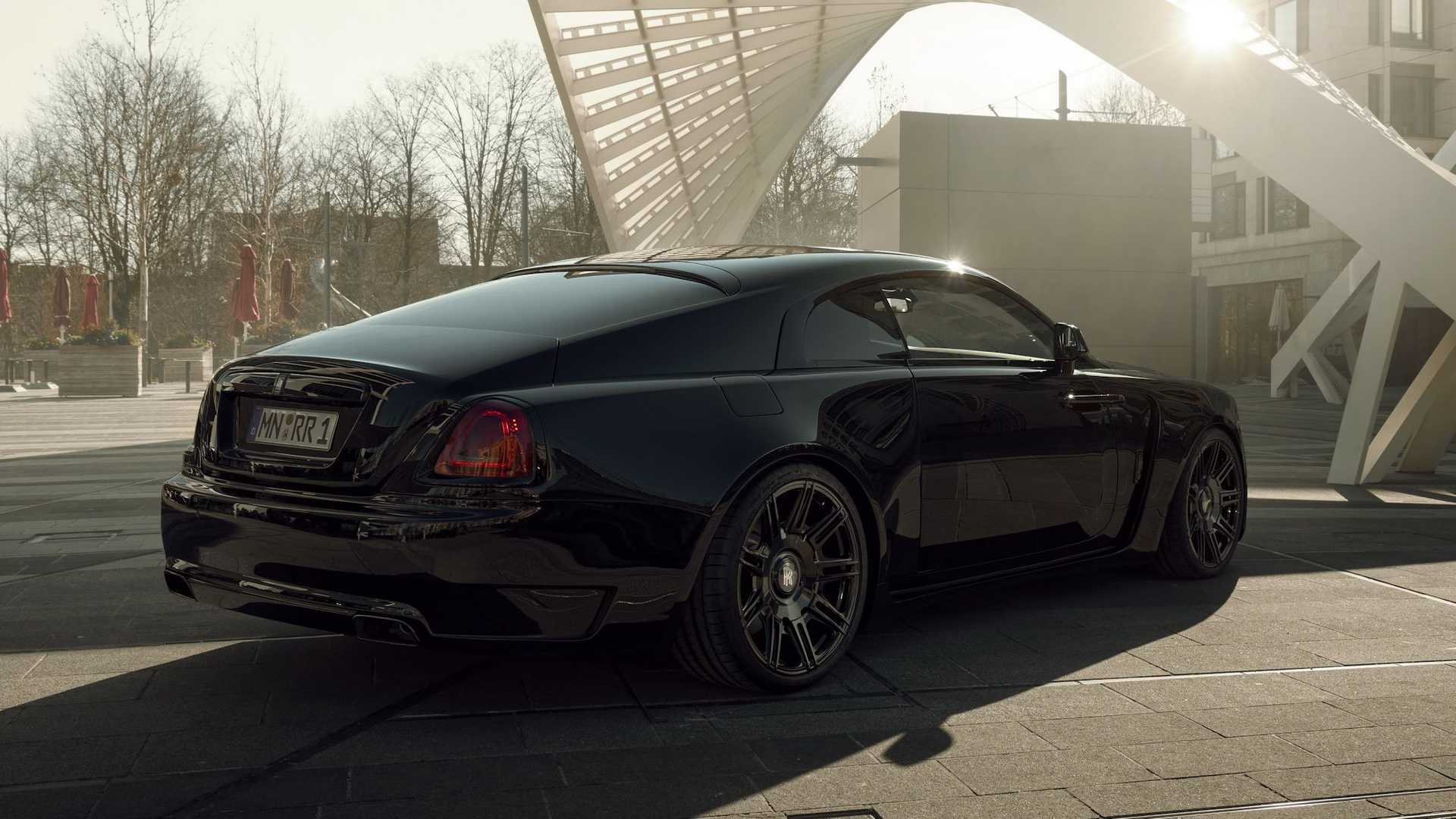 تیونینگ ظاهری رولزرویس Black Badge Wraith با کیت بدنه پهن&zwnj; پیکر و ۷۰۰ اسب بخار + تصاویر