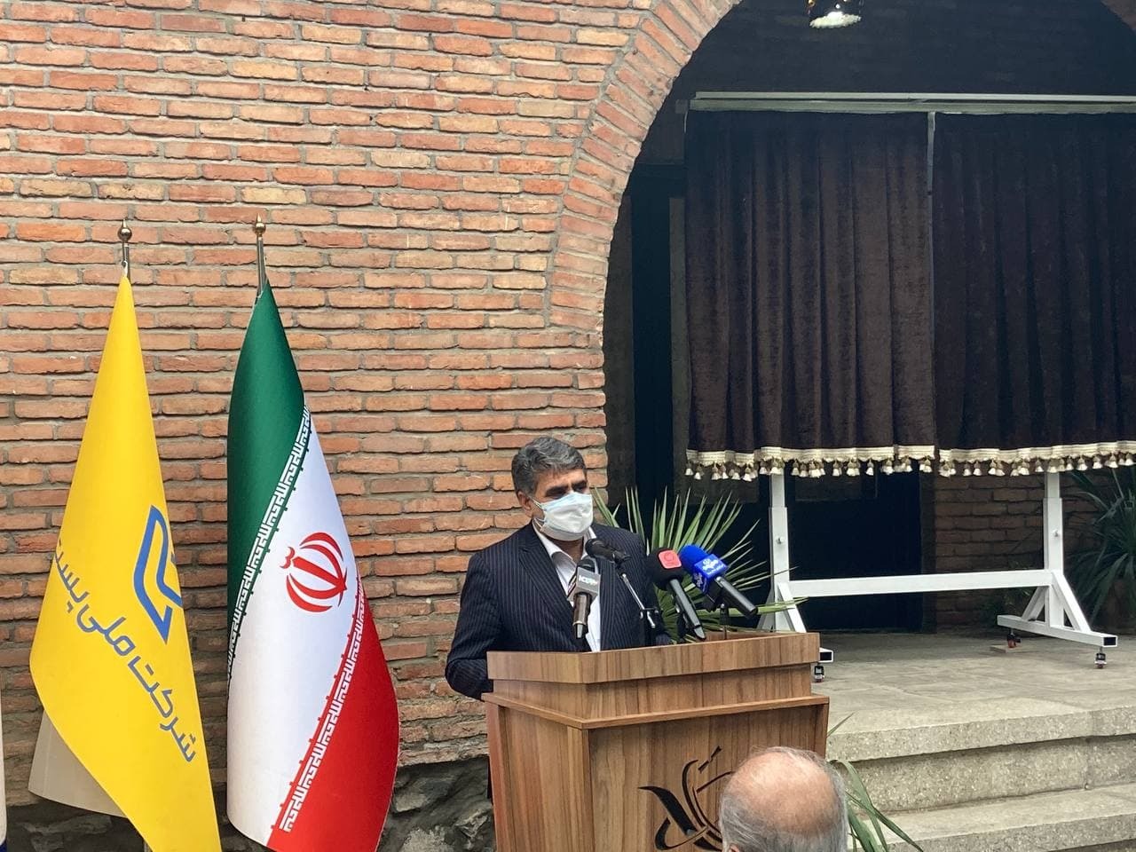 رونمایی از تمبر سیمین و جلال