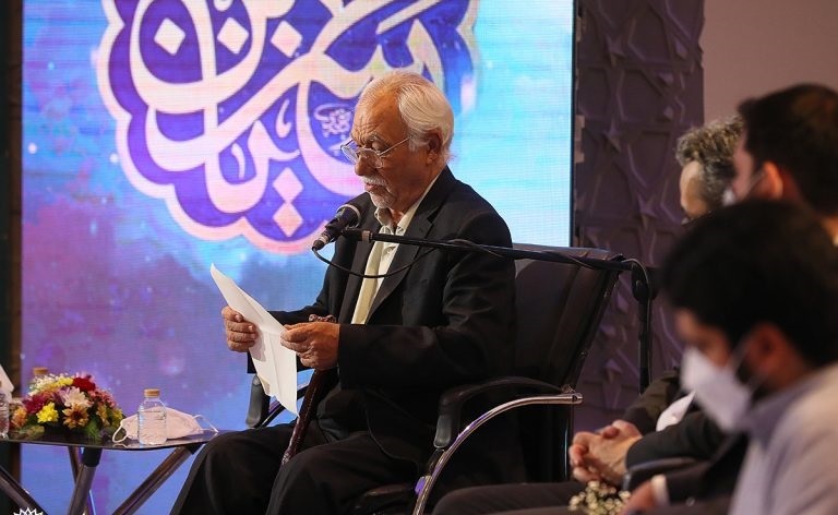 محفل شعرخوانی &laquo;دیدار ماه&raquo; با پخش مستقیم از شبکه دو سیما برگزار شد/ رهبری به این نشست پیام داد