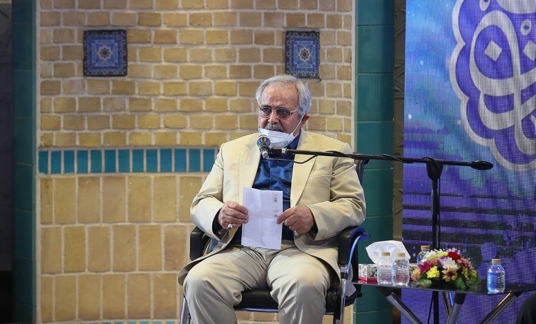 محفل شعرخوانی &laquo;دیدار ماه&raquo; با پخش مستقیم از شبکه دو سیما برگزار شد/ رهبری به این نشست پیام داد