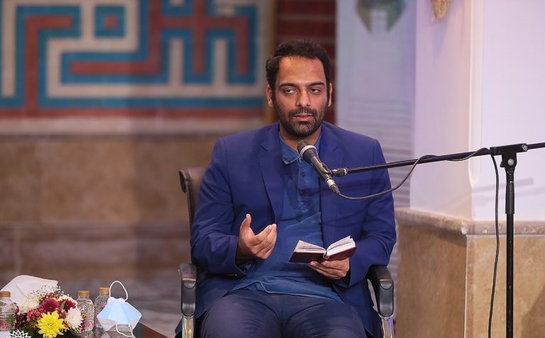محفل شعرخوانی &laquo;دیدار ماه&raquo; با پخش مستقیم از شبکه دو سیما برگزار شد/ رهبری به این نشست پیام داد